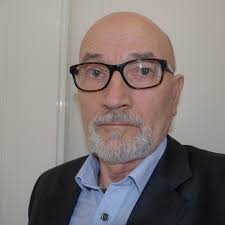 Hva mener Perry Berg Ledvin Strømdal (Høyre)?