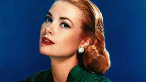 Se cumplen 40 años de la muerte de Grace Kelly y la recordamos con sus  looks más icónicos