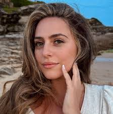 Lori Swenson's Instagram, Twitter & Facebook