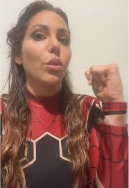 Daisy Hathaway's Instagram, Twitter & Facebook