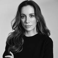 Isabelle Wall's Instagram, Twitter & Facebook