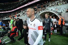 2 gol 1 asistle oynayan burak, takımının son 4 haftaya. Official Lille Sign Turkish Forward Burak Yilmaz On A Free Transfer Get French Football News
