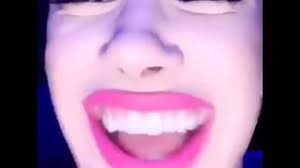 James Charles: "Whoomp Whoomp Whoomp Yeahyeahyeah Yeahyeahyeah"