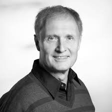 05 Vorwort des Intendanten 07 Grußwort an unsere Partner*innen 10 Premieren  14 Repertoire 18 Digitales & Projekte 20 T