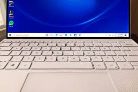 Laptop dell xps 13 là series sản phẩm của xps với kích thước màn hình 13,3 inch. Dell Xps 13 2020 Review The Best Windows Laptop Gets Better The Verge