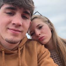 Now hiring for Crossroads Kitchen in Lima with full and part time positions