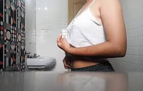 Priya Nahate Hui Taking Shower in Oyo Room: Indian Amateur Porn