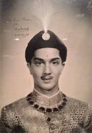 A wedding in 1920 at Kalupahana Walauwa, 125 Old Rd, Kalutara South. No  longer exists. Second picture is of the “Samarasinghe Mudliar family” of  Kalutara walauwa.