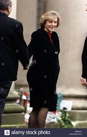 Mary austin landed the spotlight this week when brian may released photos of queen in the 1970s and 1980s, including freddie next to her on the band's jet — now a new film will shine a light into his little known romance with the woman who would have been mrs mercury. Mary Austin Freddie Mercury S Lange Schwangere Freundin Bei Seiner Beerdigung November 1991 Stockfotografie Alamy