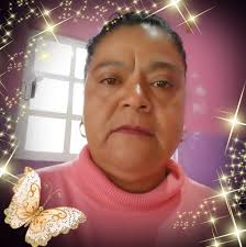 Hola mis amigos... En este caso observamos cómo Lucía demanda a su propia  madre, exigiendo la herencia que su padre le dejó. ¿La razón? Su madre ha  sido vista gastando el dinero