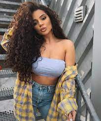Curly short hair can look sweet, sexy, sleek, messy and always, always chic. Curly Hair Hot And Make Up Image 7001258 On Favim Com