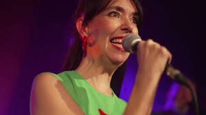 OUTED • Le HIT [LIVE]