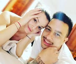 Ne place sa cunoastem mereu oameni noi si sa organizam impreuna activitati amuzante si pline de noutate. Dani PrinÈul Banatului S A ReimpÄcat Cu SoÈia Cum S Au Reintalnit DupÄ 3 Ani De La DivorÈ Ea Nu A GreÈit