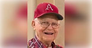 Carolyn Heaton's Instagram, Twitter & Facebook