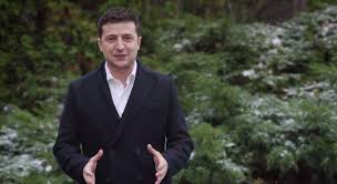 Зеленский в уходящем 2020 году обратился, в первую очередь, к детям, которым он дэдпул, трансформеры и росомаха: Pozdravlenie Zelenskogo Novogodnee Pozdravlenie Prezidenta Zelenskogo Onlajn Translyaciya