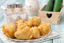 Gira e rigira i vegetali nella mistura. Frittelle Di Fiori Di Zucca Senza Uova In 5 Minuti Velocissime Senza Lievitazione