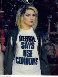 Pin On Celebs With T Shirts Celebrites Et Leurs T Shirts