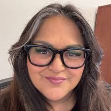 Leslie Singson's Instagram, Twitter & Facebook