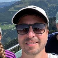 100+ Profile mit dem Suchbegriff „Schnarr“