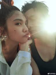 李榮浩挑生日求婚同框楊丞琳甜曬海瑞溫斯頓鑽戒| 珠寶鐘表| udnSTYLE