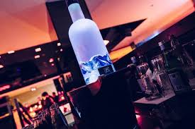 Mit Sebastian Goller Im P1 Club Geheimtipps Munchen Nachtleben Wellenreiten