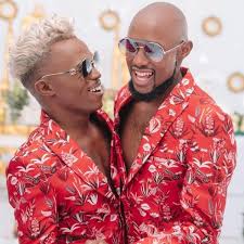 Mhlongo'nun ilk koreografi çalışması sarafina müzik filmindeydi ! Photos S African Gay Actor Somizi Mhlongo Marries Boyfriend