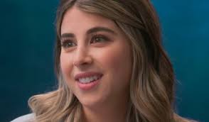 Daniella Monet napala producenta "Victoriousa" i ceo Nickelodeon
