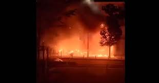 New action movies | hd english movie | action movie | romantic movie | horror movie | adventure movie | usa movie | world movie. Spectaculaire Incendie La Nuit Derniere A Toulon Un Restaurant En Partie Ravage Var Matin
