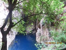 File:Sleeping Pool, Chinhoyi Caves, Zimbabwe.JPG - Wikimedia Commons