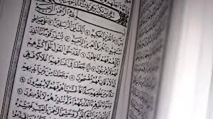 Berisikan berbagai masalah ketuhanan, terutama menegaskan perkara kerasulan وَٱلْقُرْءَانِ ٱلْحَكِيمِ. Bacaan Surat Yasin Dan Keutamaannya Ayat Suci Alquran Yang Paling Populer Dibaca Saat Punya Hajat Surya