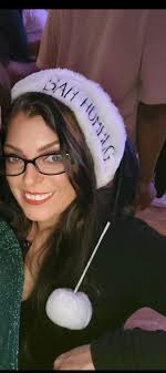 Aloha from Hawai'i! Here to introduce myself me tinkz. 🤔 I've never done  anything like this before so I guess we will see what happens! Good luck to  everyone! https://cover.inkedmag.com/2024/anna-36