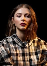 Thomasin McKenzie Photo