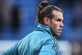Cnn reports that amanda bynes will soon be married.on friday, the former actress shared a picture of adorned with a huge, emerald cut diamond engagement ring on instagram. Dele Alli Im Gegenzug Zu Real Madrid Gareth Bale Per Tausch Deal Zuruck Zu Den Spurs