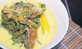 Beda dengan pucuk paku muda, yang justru lembut sekali dimakan. Masak Lemak Pucuk Paku