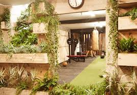 Das thema meiner präsentation ist das fitnessstudio. In Diesem Fitnessstudio Produzieren Die Sportler Strom