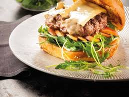 Recette De Burger Au Brie De Meaux Sauce Grenade Du Camion Qui Fume Recette Camion Qui Fume Recettes De Cuisine Recette