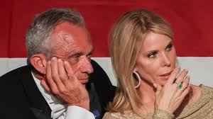 Drengen med knæstrømperne forærede præsidenten en salamander