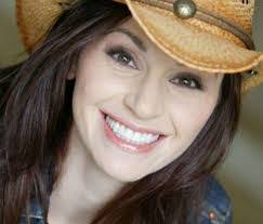 Lynnette Turner's Instagram, Twitter & Facebook