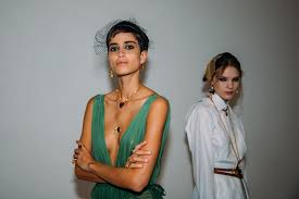 And designers are not afraid to supplement bulky ornaments most modest outfits, quite the contrary tend to use them to emphasize individuality. The Spring 2021 Jewelry Trend Report Vogue