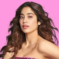 Born to sridevi and boney kapoor, she made her acting debut in 2018 with the romantic drama film dhadak. Janhvi Kapoor Universe Janhvikuniverse Twitter