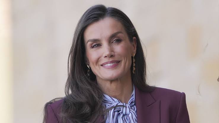Podríamos decir que Letizia ha sorprendido hoy hablando catalán, pero lo  cierto es que ya casi no nos sorprende | Vanity Fair