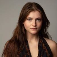 Elizabeth Thelen's Instagram, Twitter & Facebook