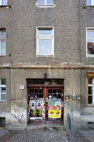 Die sechs wohnungsbaugesellschaften bewirtschaften fast jede fünfte mietwohnung in der stadt. Private Wohnung Orte Berlin Biennale