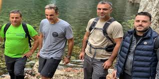 Κυριάκος μητσοτάκης από τα έδρανα της αντιπολίτευσης τα προηγούμενα χρόνια, δίνοντας υποσχέσεις για… Samo8rakh Boytia Stis Ba8res Prwi Prwi O Prw8ypoyrgos Kyriakos Mhtsotakhs Evros News
