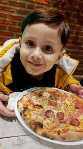 PizzeriaRestauranteNino El señor Julio Cesar Caro El Camba Chileno de Warnes