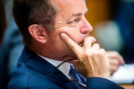 Flint water prosecutor expects to stay