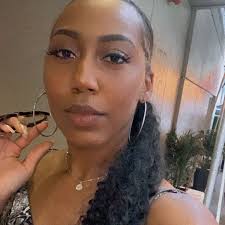 Meagan Glover (@meagandonnelle_)