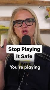 Ann Eaves's Instagram, Twitter & Facebook