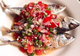 Bentuk tampilan ikan kembung memang sekilas mirip dengan ikan bandeng. Resepi Ikan Kembung Masak Sambal Serai Famousresipi Farbuck Com