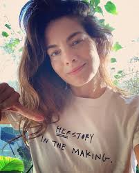 You know it's a great day when a couple of your favorite gals team up to  benefit another one of your favorite organizations. 💫 This week's #WCW  goes to the incredibly talented